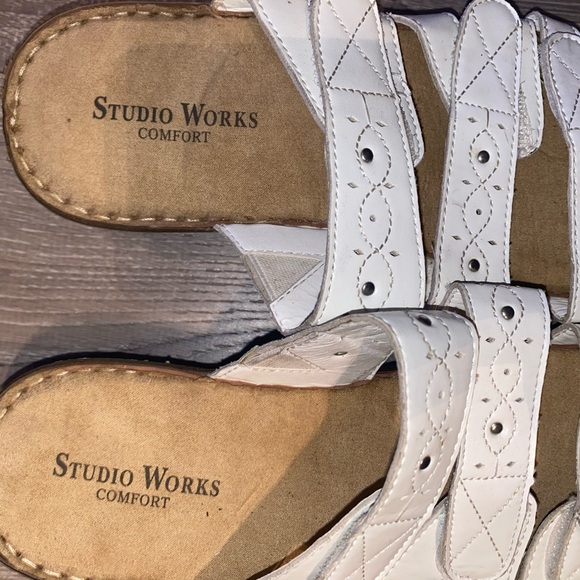 Studio Works comfort sandals white size  7
New! Velcro straps NWOT - Picture 2 of 6